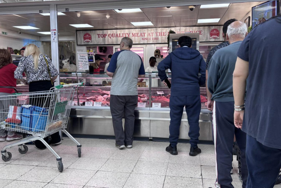 Της τελευταίας στιγμής οι Κύπριοι – Το αδιαχώρητο στις υπεραγορές (ΦΩΤΟΣ)