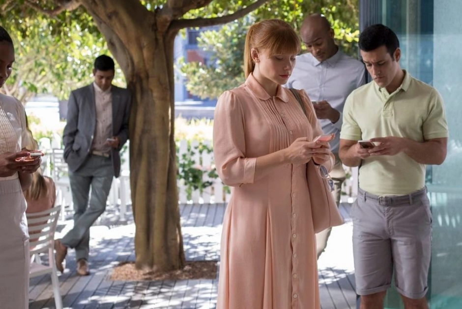 «Black Mirror»: Θυμόμαστε τα 5 επεισόδια που... προέβλεψαν το μέλλον