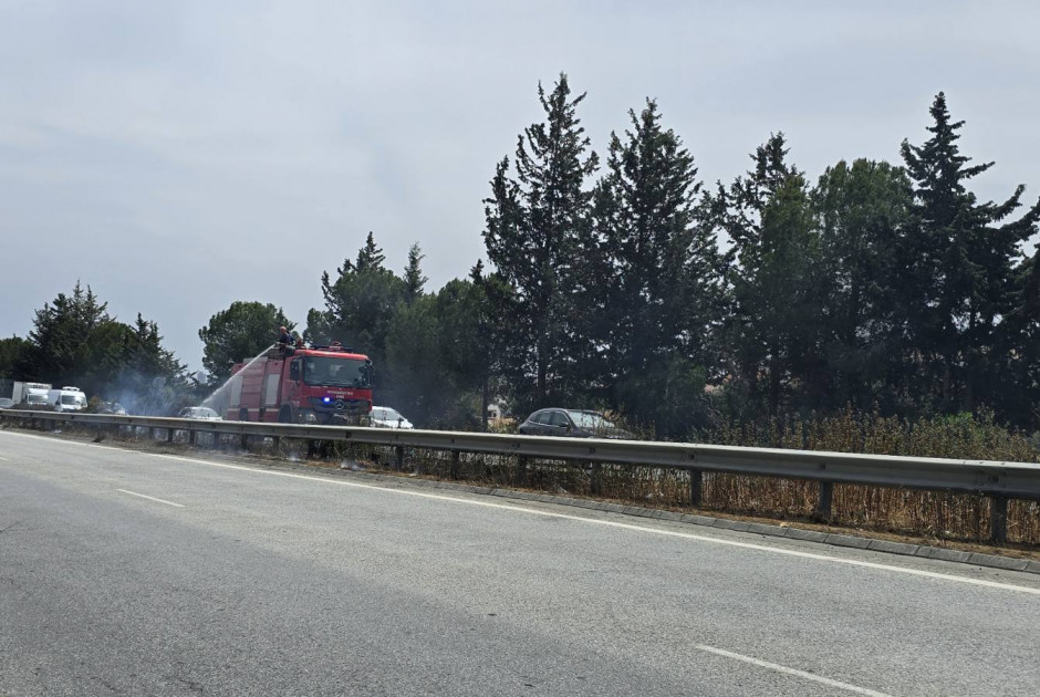Μικρής έκτασης πυρκαγιά στον αυτοκινητόδρομο Λεμεσού–Πάφου