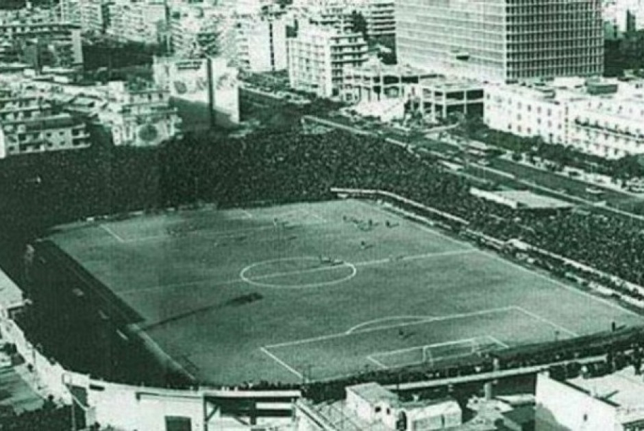 «Το Κύπελλο του Πάσχα», η ελληνική…Boxing Day: Τσουγκρίζοντας στην Αθήνα κόκκινα αυγά στη σέντρα