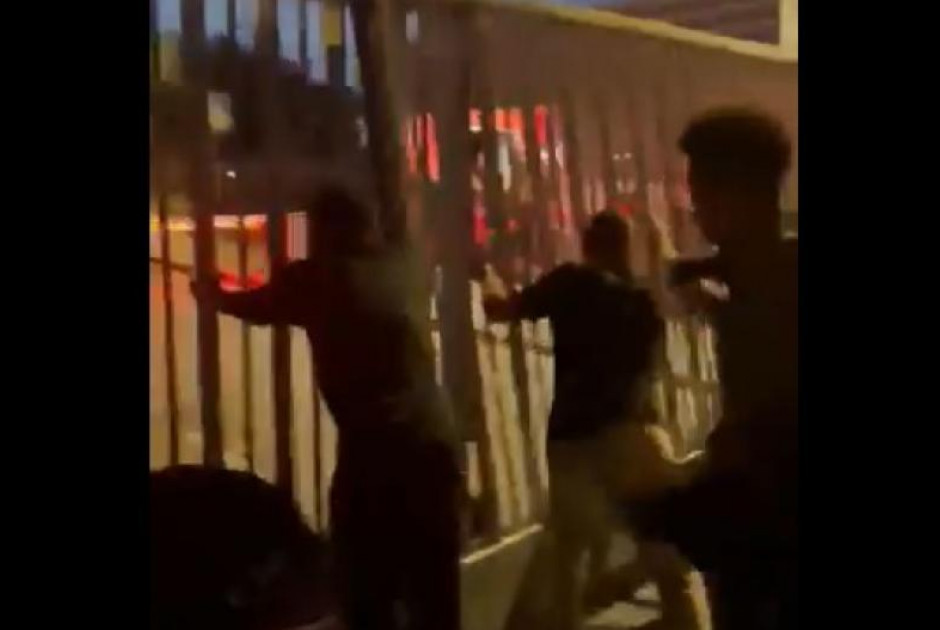 Ξέφυγε η κατάσταση στη Σεβίλλη/Οπαδοί λίντσαραν τον πρόεδρο και προσπάθησαν να μπουν στο προπονητικό