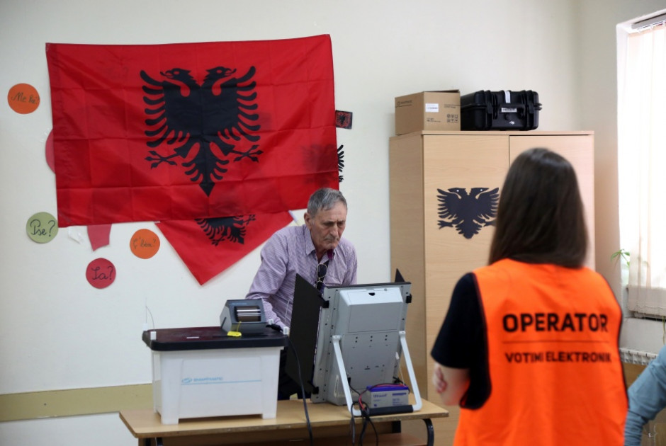 Αλβανία: Σε εξέλιξη οι εκλογές-Επεισόδια και καταγγελίες σε εκλογικά κέντρα (ΦΩΤΟΣ&ΒΙΝΤΕΟ)