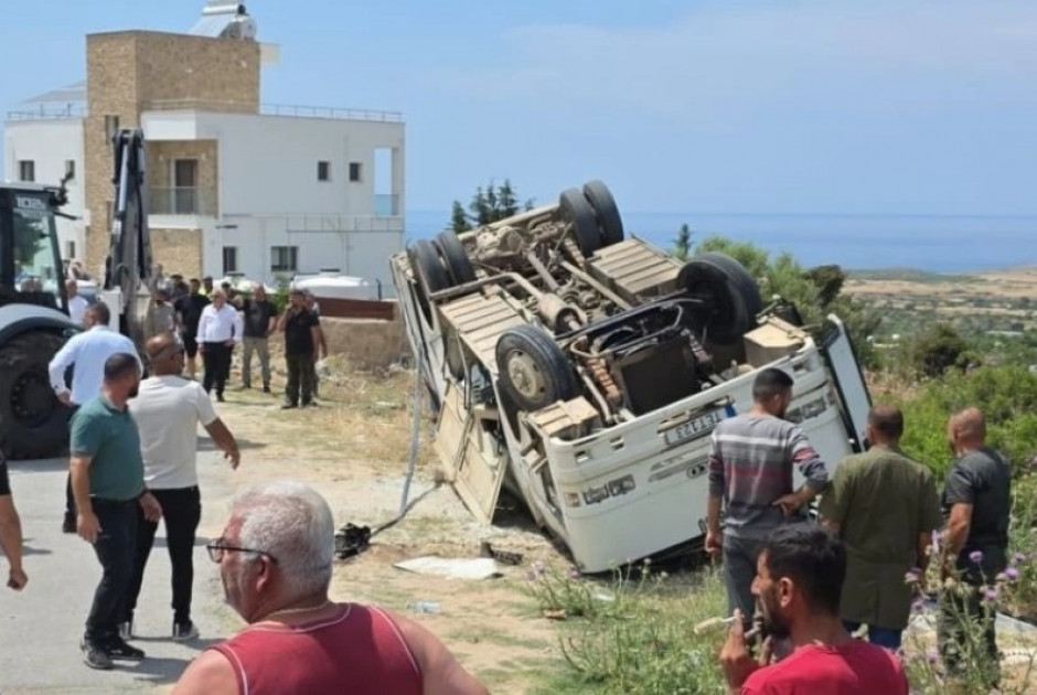 Κατεχόμενα: Σοβαρό τροχαίο μετά από ανατροπή λεωφορείου με μαθητές