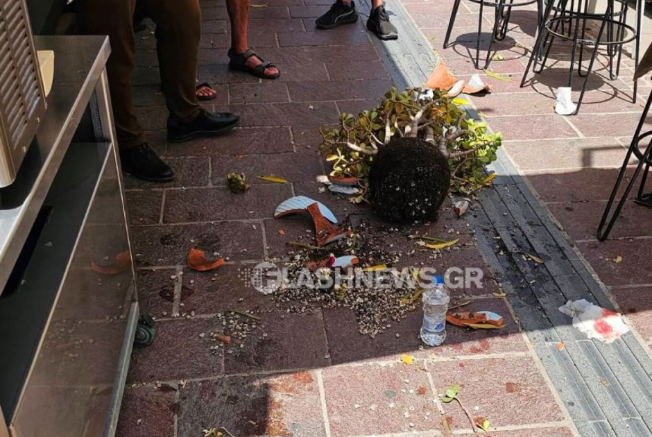 Παραλίγο τραγωδία: Πήλινη γλάστρα έπεσε πάνω σε τουρίστρια