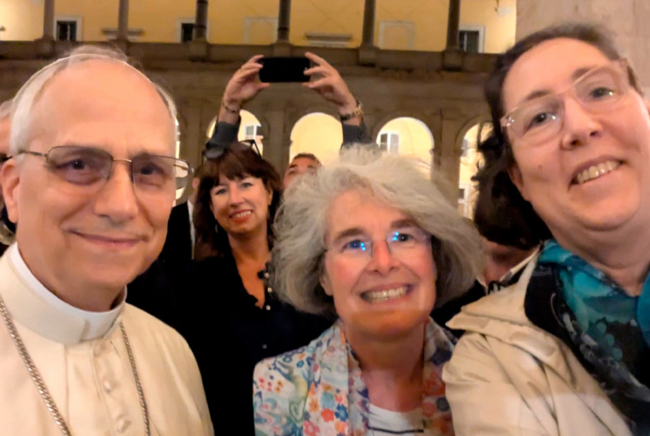 Πόζαρε στο φακό για selfie ο νέος Πάπας (ΦΩΤΟΣ)