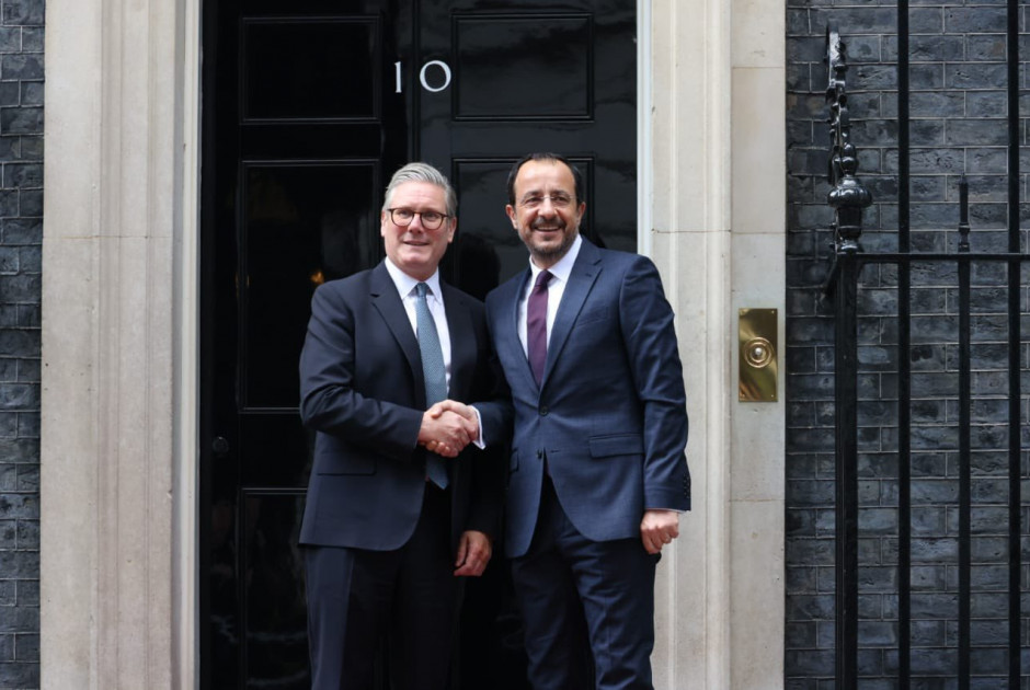 Πώς βλέπει το Λονδίνο την πρόταση ΠτΔ για έναρξη συζητήσεων για Βάσεις (ΒΙΝΤΕΟ)