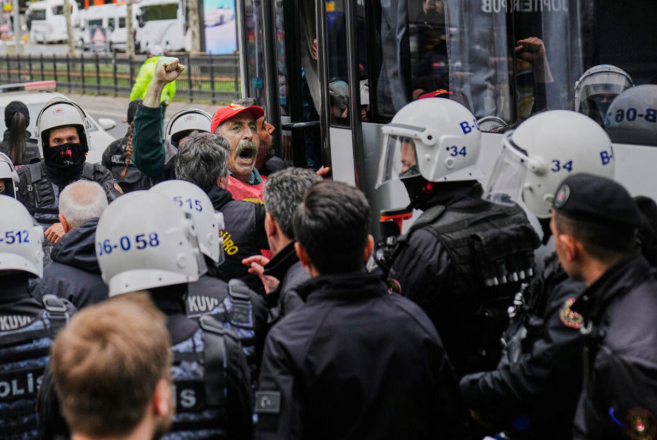 Τουρκία: Νέο μπαράζ συλλήψεων δημάρχων και στελεχών της αξιωματικής αντιπολίτευσης
