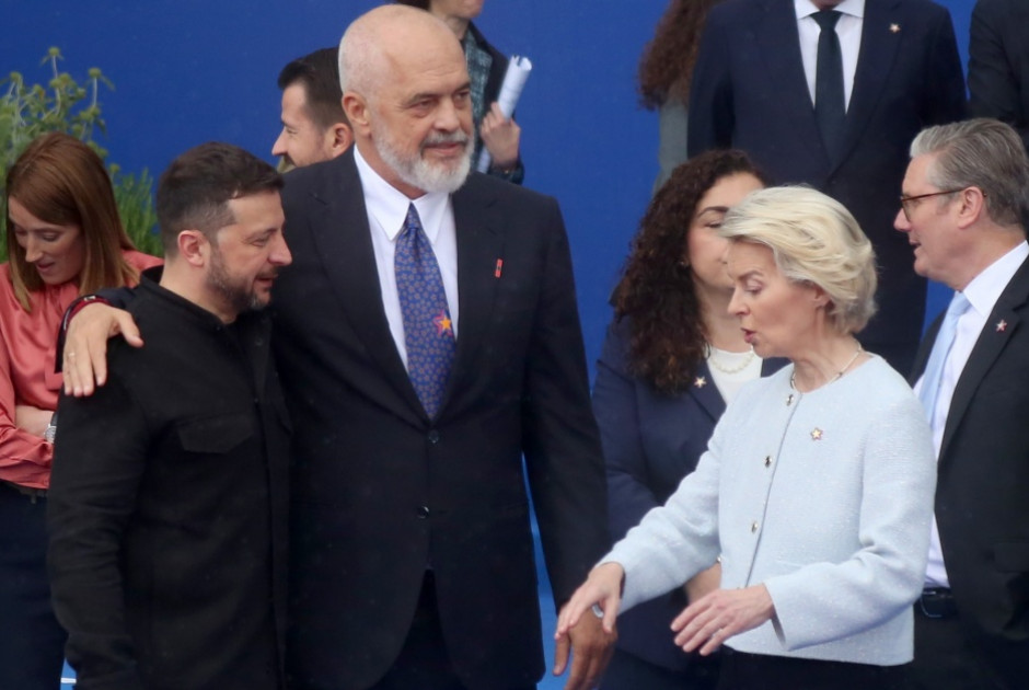 Η πρόεδρος της Κομισιόν θέλει αύξηση της πίεσης στον Ρώσο πρόεδρο