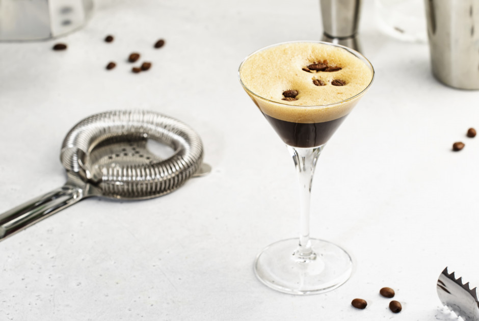 Espresso Martini: Το κοκτέιλ που ξυπνά τις αισθήσεις