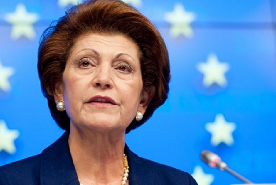 Ανάρτηση της Ανδρούλλας Βασιλείου για το κτήριο του ΑΠΟΕΛ πυροδοτεί αντιδράσεις