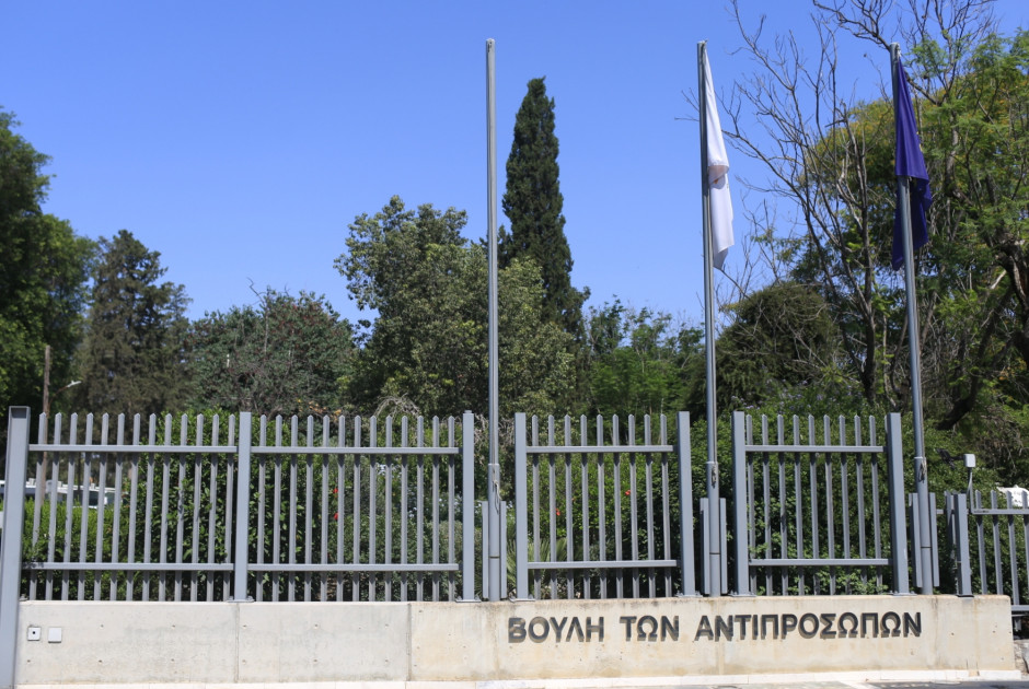 &Epsilon;&pi;. &Theta;&epsilon;&sigma;&mu;ώ&nu; &gamma;&iota;&alpha; &epsilon;&rho;&gamma;&omicron;&delta;ό&tau;&eta;&sigma;&eta; &pi;&rho;ώ&eta;&nu; &alpha;&xi;&iota;&omega;&mu;&alpha;&tau;&omicron;ύ&chi;&omega;&nu;: Έ&lambda;&alpha;&beta;&epsilon; &phi;ά&kappa;&epsilon;&lambda;&omicron; &mu;&epsilon; &alpha;&iota;&tau;ή&sigma;&epsilon;&iota;&sigmaf; &alpha;&lambda;&lambda;ά ό&chi;&iota; &sigma;&upsilon;&gamma;&kappa;&epsilon;&kappa;&rho;&iota;&mu;έ&nu;&epsilon;&sigmaf; &alpha;&pi;&alpha;&nu;&tau;ή