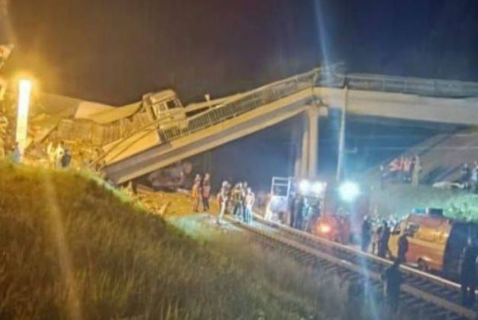 Κατέρρευσε γέφυρα στη Ρωσία – Τουλάχιστον 7 νεκροί και 70 τραυματίες (ΒΙΝΤΕΟ)