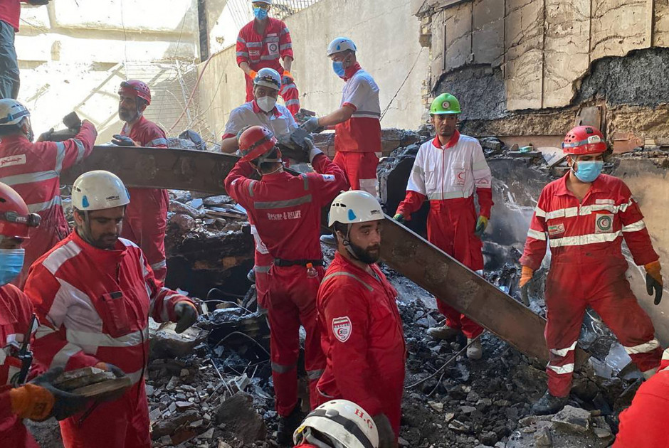 Ομοβροντία πυραύλων ανταλλάζουν Ισραήλ και Ιράν