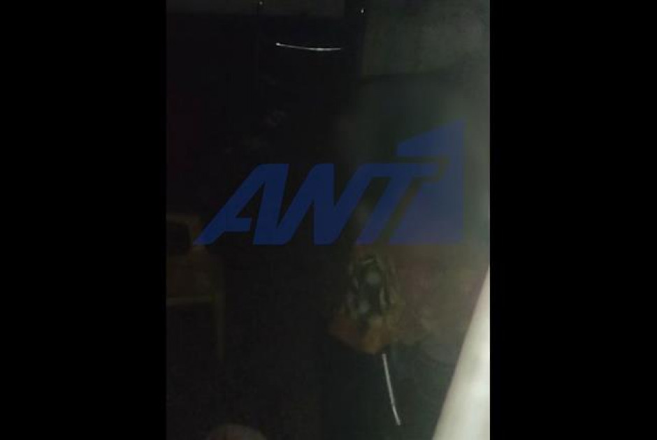 Εξοργίζει το βίντεο με το μωρό να κλαίει σε μπαλκόνι ενώ οι γονείς... κοιμούνται