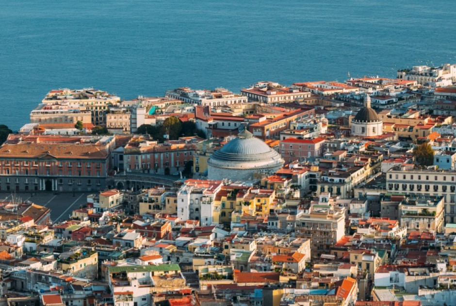 Taste Atlas: Νάπολη η «βασίλισσα» του φαγητού για το 2025