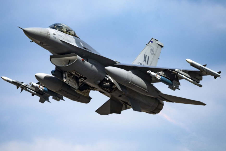 Συνετρίβη μαχητικό F-16 την ώρα που αναχαίτιζε ρωσικούς πυραύλους