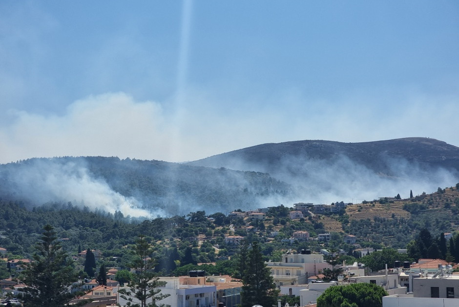 Ανεξέλεγκτα πύρινα μέτωπα: Σε κατάσταση έκτακτης ανάγκης η Χίος