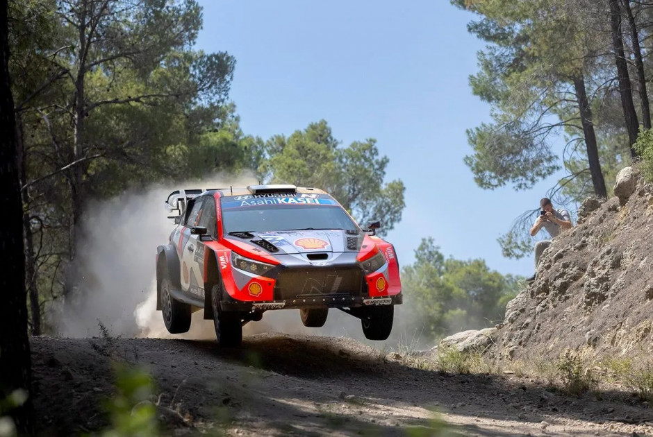 WRC: Ανίκητος στα ελληνικά βουνά ο Τάνακ – Θρίαμβος στο Ράλλυ Ακρόπολις