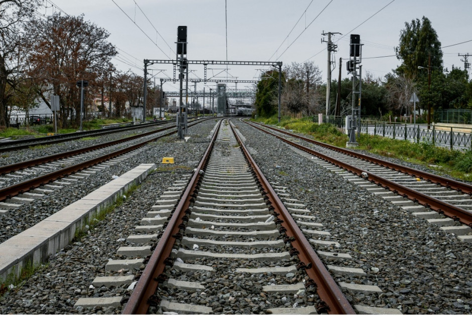 Καπνοί σε τρένο της Hellenic Train μετά από βλάβη