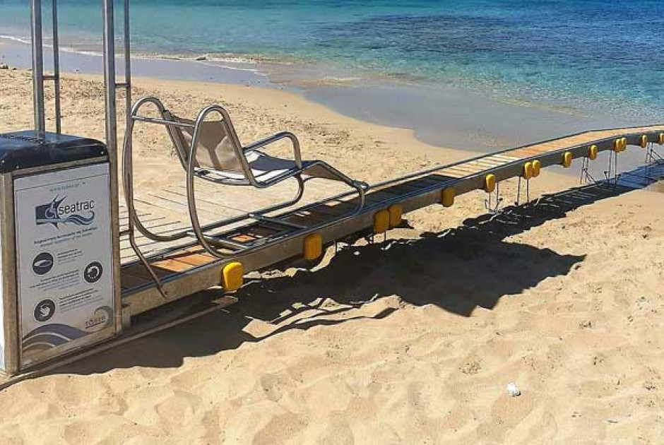 Αυτές είναι οι προσβάσιμες παραλίες με SeaTrack και Τροχοκαθίσματα στον Δήμο Παραλιμνίου