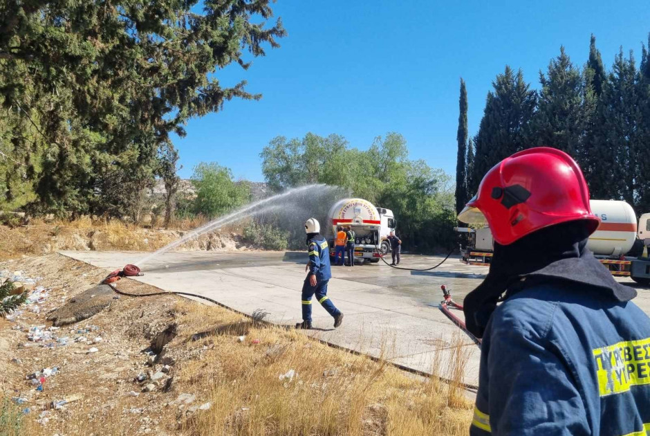 Απέτυχε η μετάγγιση του υγραερίου σε άλλο βυτιοφόρο – Παραμένει κλειστός ο δρόμος Λάρνακας-Κοφίνου