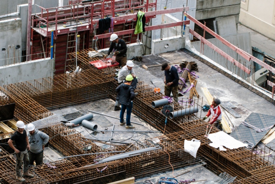 Τμήμα Επιθεώρησης Εργασίας στους εργοδότες: Διακοπή εργασιών εξαιτίας καύσωνα