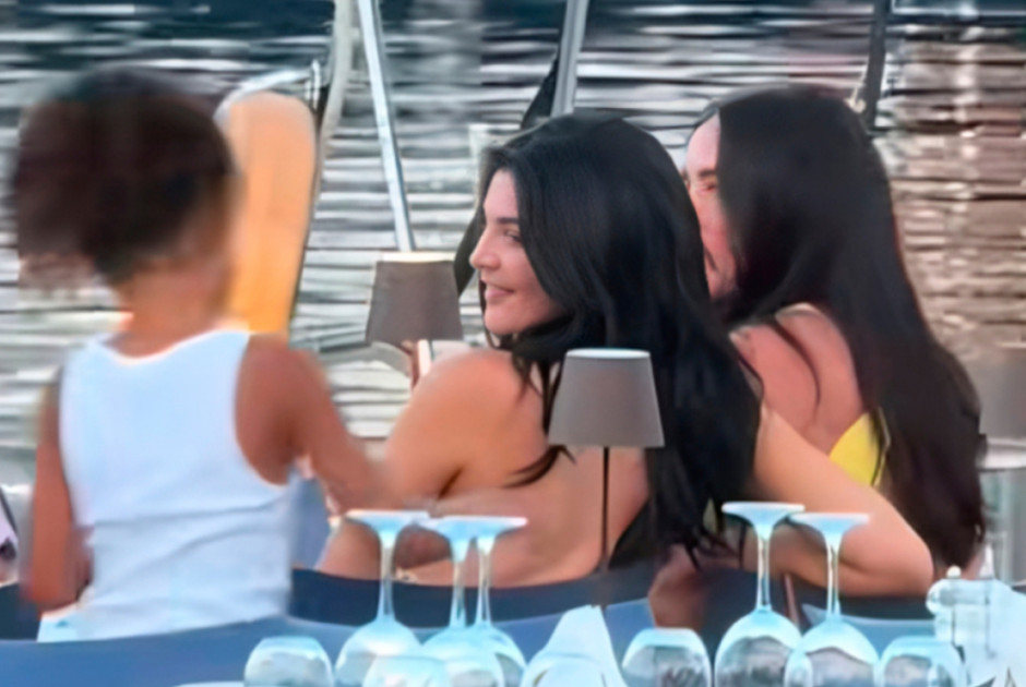 Κάιλι Τζένερ: Κάνει διακοπές στην Κεφαλονιά (ΒΙΝΤΕΟ)