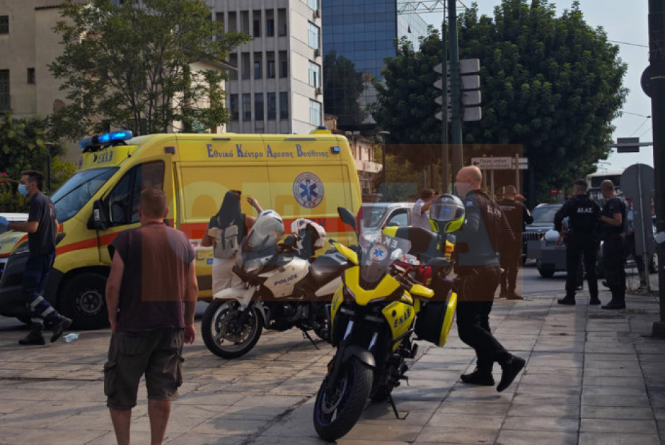 Λεωφορείο συγκρούστηκε με αυτοκίνητο – Παιδί ανάμεσα στους τραυματίες