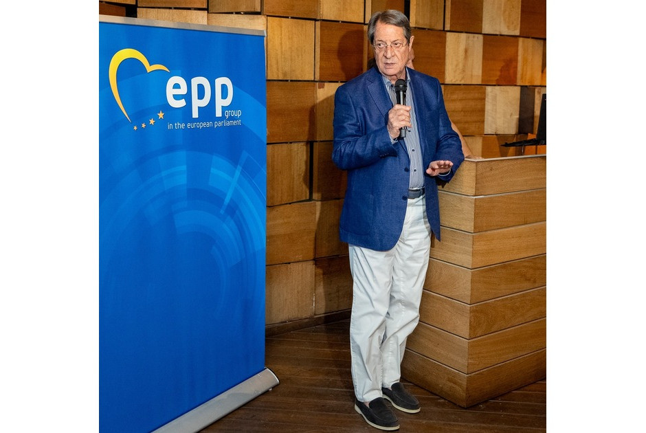 νικος αναστασιαδης
