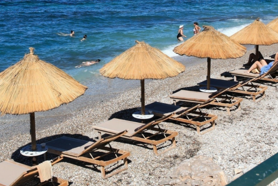 Τουρίστας φωτογράφιζε ανήλικη σε παραλία
