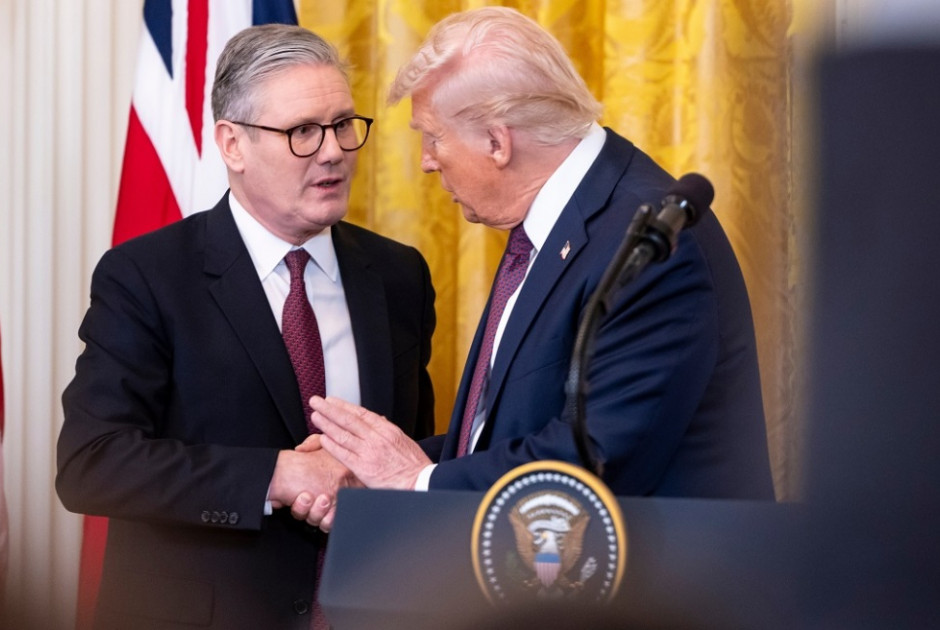 Τηλεφωνική επικοινωνία Τραμπ – Στάρμερ: Επί τάπητος η στρατιωτική συνεργασία