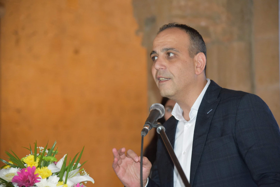 Χαρμαντζί: Έτοιμος να συμβάλλει στο θέμα των οδοφραγμάτων