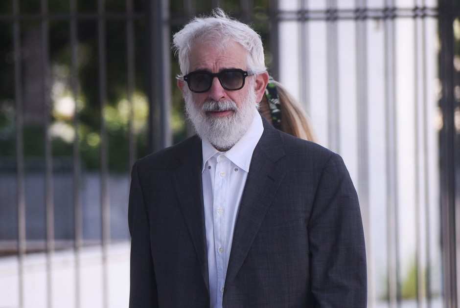 Ομόφωνα ένοχος ο Πέτρος Φιλιππίδης για δύο απόπειρες βιασμού – Σε λυγμούς οι γυναίκες που τον κατήγγ