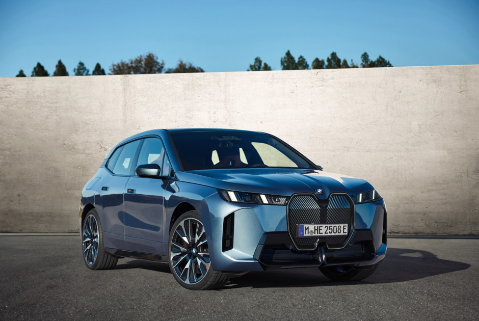 Ανανέωση και αύξηση αυτονομίας για την BMW iX