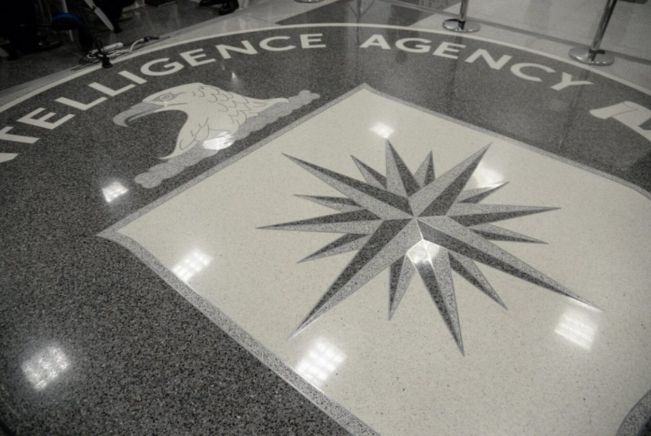 Έρευνες σε βάρος του πρώην διευθυντή του FBI και του πρώην διευθυντή της CIA