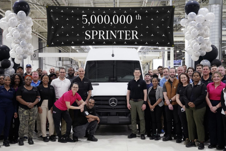 Mercedes Sprinter: 30 χρόνια στην αγορά και 5.000.000 οχήματα