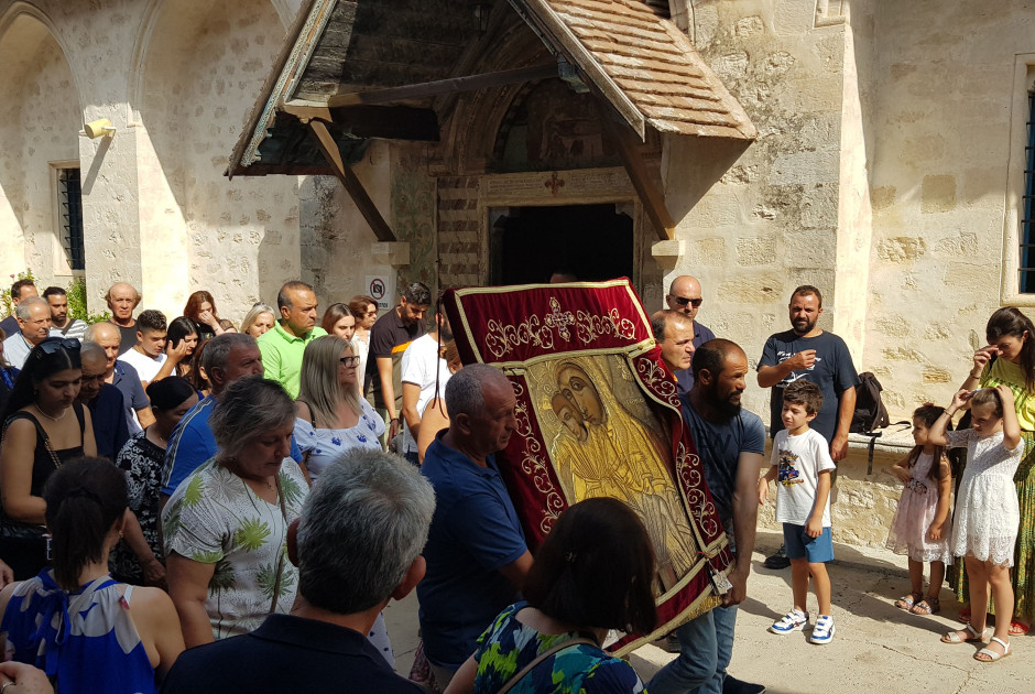 Οι Ορθόδοξοι τίμησαν τη μεγαλύτερη θεομητορική γιορτή (ΒΙΝΤΕΟ)