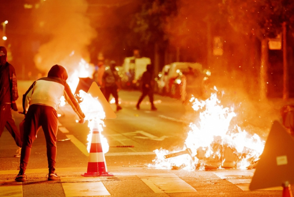 Χαμός στη Λωζάνη μετά τον θάνατο 17χρονου ενώ προσπαθούσε να διαφύγει από την αστυνομία