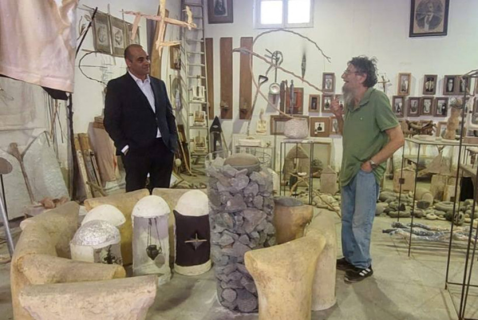 Επίσκεψη Υπ. Εργασίας, Γιάννη Παναγιώτου, στο εργαστήριο του γλύπτη Άγγελου Μακρίδη