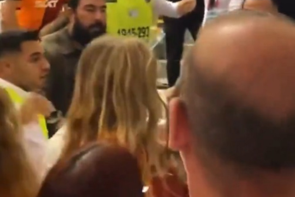 Τι έκανε ο Ικάρντι; Έδωσε αψυχολόγητη κουτουλιά σε οπαδό (ΒΙΝΤΕΟ)