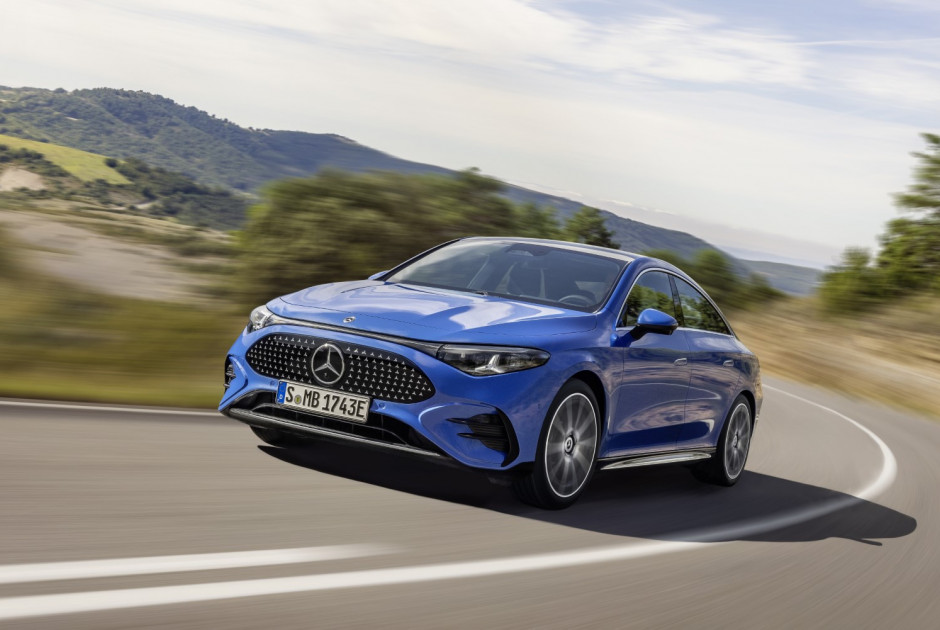Mercedes και Microsoft μετατρέπουν τα αυτοκίνητα σε κινητούς χώρους εργασίας