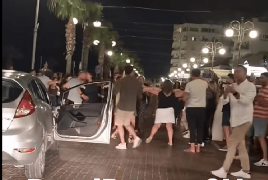 Χορός στη... μέση του δρόμου στις Φοινικούδες (ΒΙΝΤΕΟ)