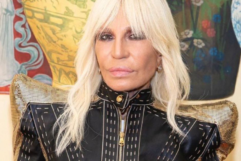 Donatella Versace: Τεράστια αλλαγή στην εμφάνισή της