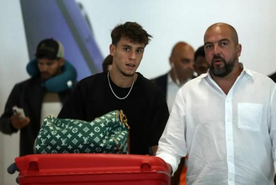 Έφτασε στη Λισαβόνα για την Σπόρτινγκ ο Βαγιαννίδης: «Είμαι πολύ χαρούμενος που είμαι εδώ»