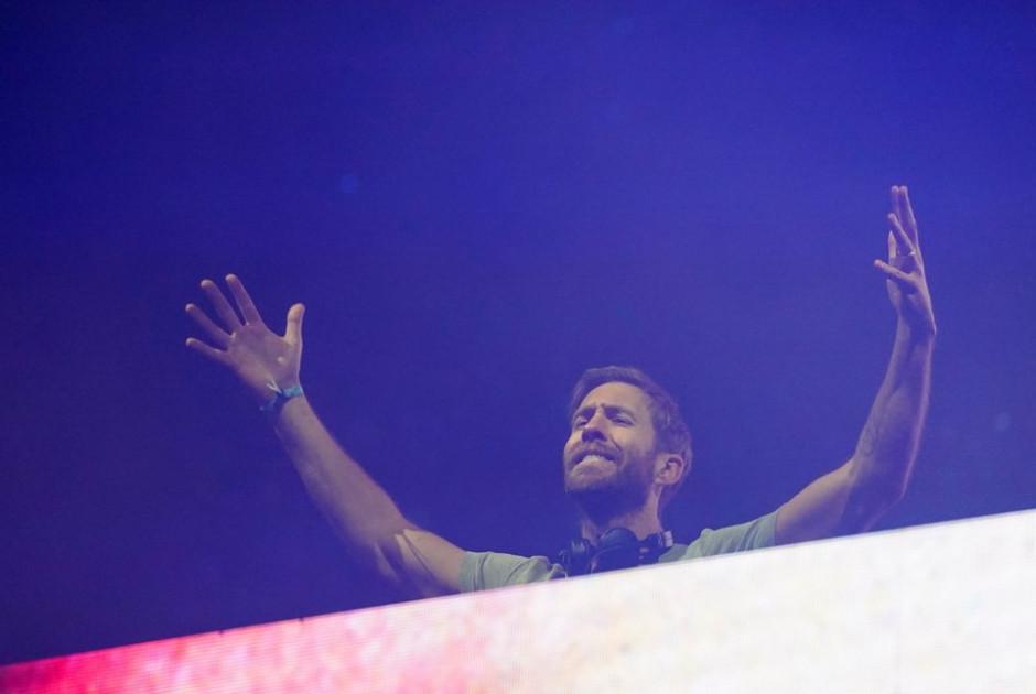 Συγκινεί ο διάσημος DJ για τον θάνατο του κόκορά του