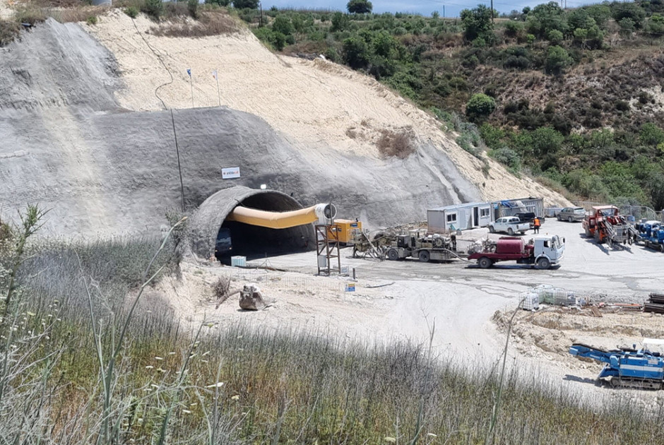 Ξεκαθαρίζει για δημόσια έργα το Υπ. Μεταφορών: Δεν θα παραχωρηθούν σε εργολάβους χρήματα που δεν δικ