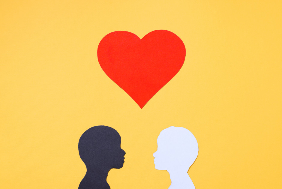 Τι είναι το Slow Dating: Η νέα τάση που βάζει φρένο στον συναισθηματικό καταναλωτισμό
