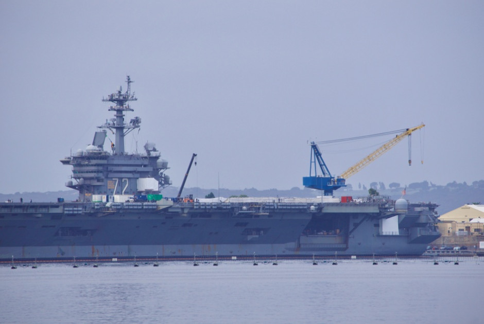 Η απόφαση του Τραμπ να στείλει πλοία στη Μέση Ανατολή αναζωπυρώνει την απειλή προς το Ιράν