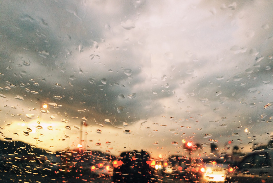 Φθινοπωρινό σκηνικό: Πού αναμένονται βροχές και καταιγίδες