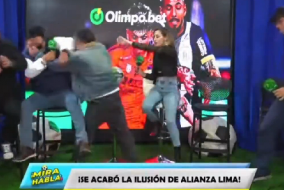 Χαμός σε αθλητική εκπομπή: Πιάστηκαν στα χέρια σε ζωντανή μετάδοση (ΒΙΝΤΕΟ)